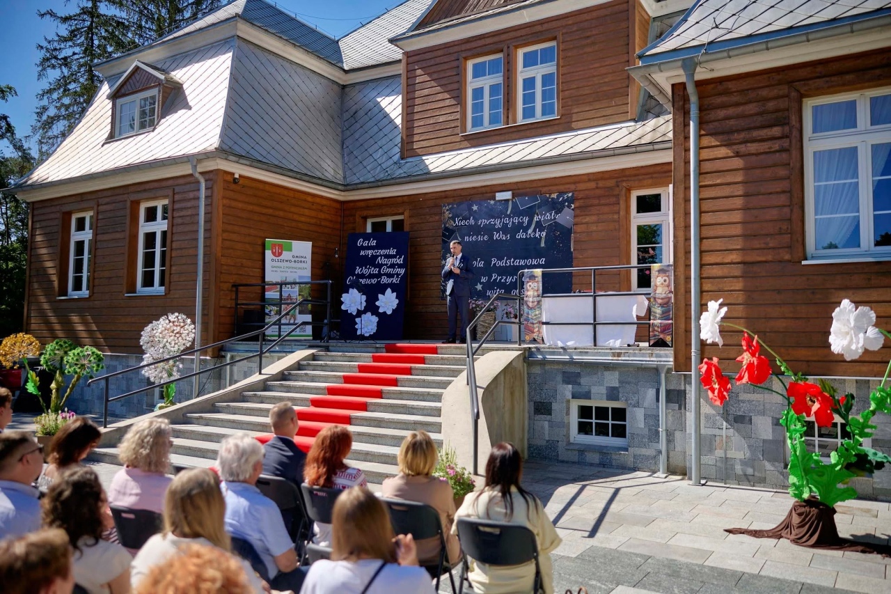 Najzdolniejsi ósmoklasiści z gminy Olszewo-Borki nagrodzeni! [23.06.2026] - zdjęcie #30 - eOstroleka.pl