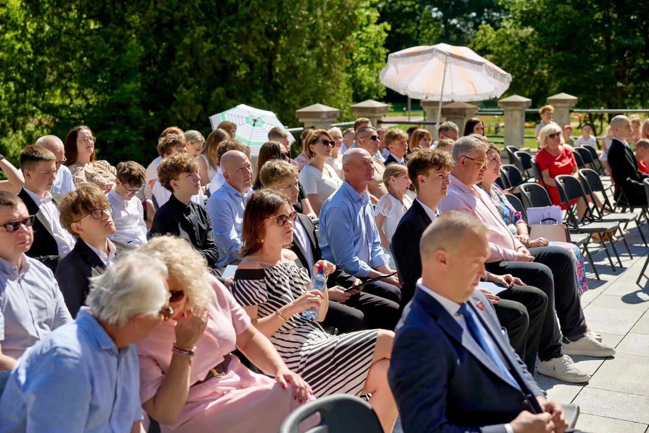 Najzdolniejsi ósmoklasiści z gminy Olszewo-Borki nagrodzeni! [23.06.2026] - zdjęcie #28 - eOstroleka.pl