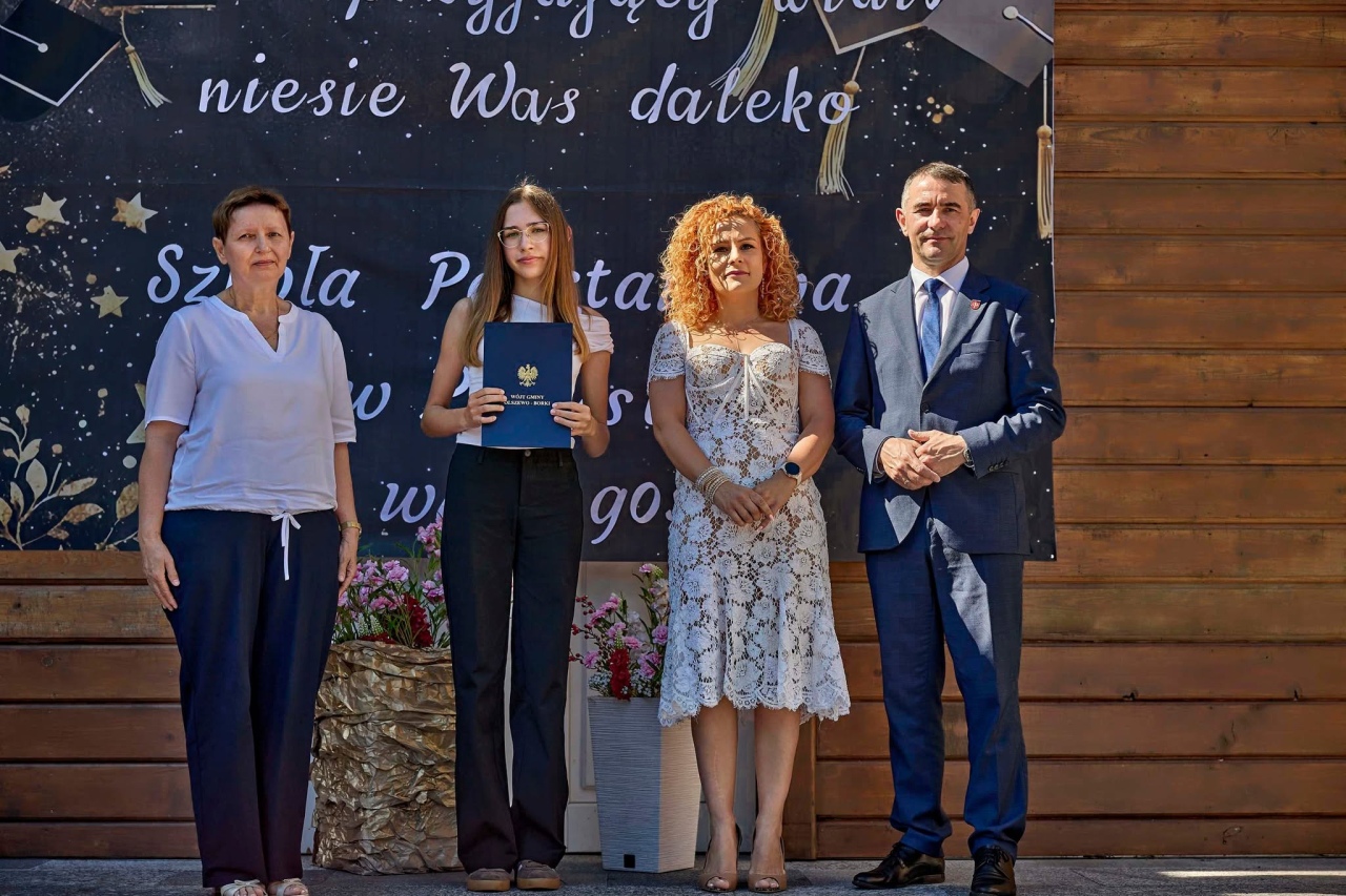 Najzdolniejsi ósmoklasiści z gminy Olszewo-Borki nagrodzeni! [23.06.2026] - zdjęcie #25 - eOstroleka.pl