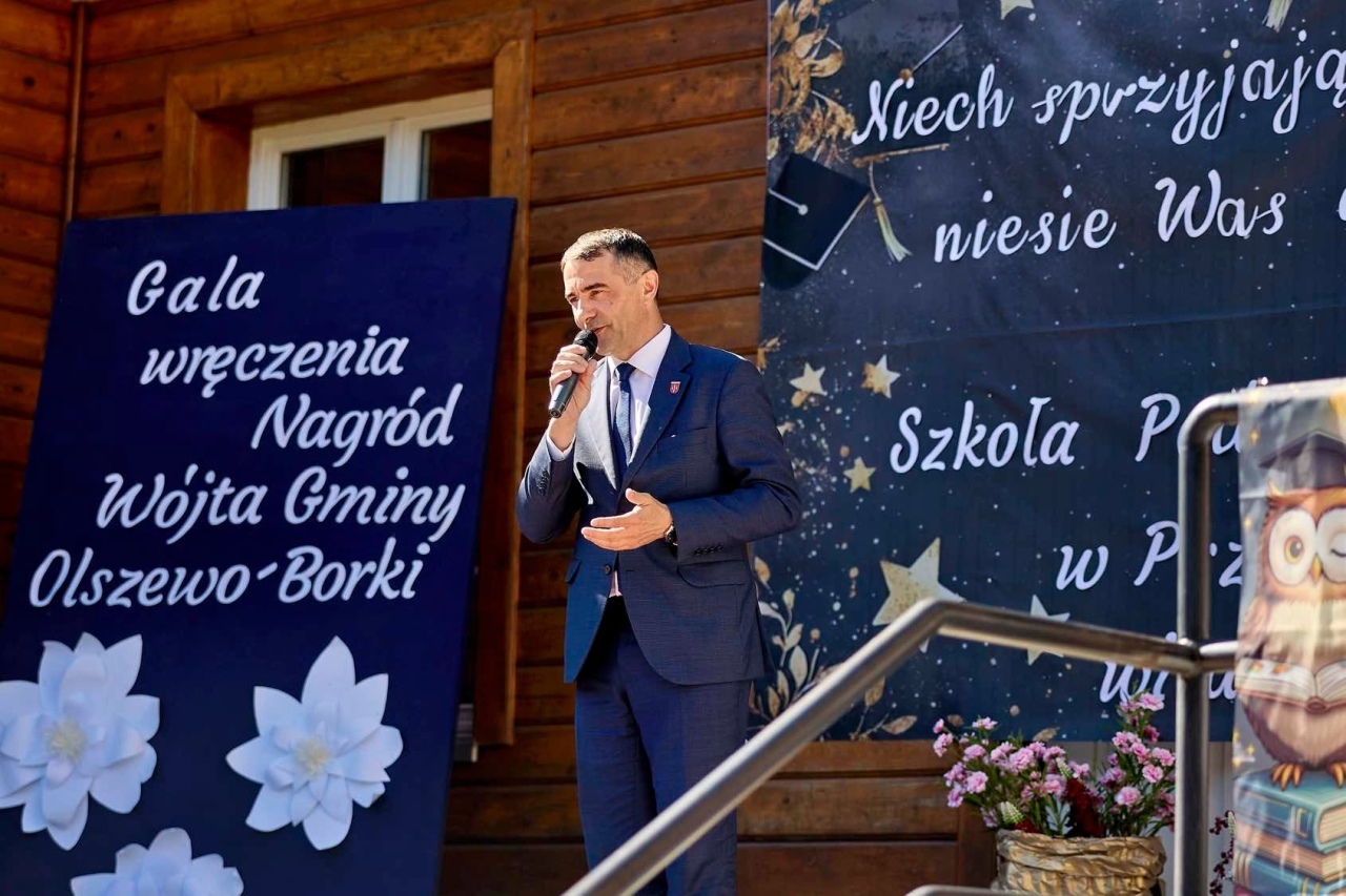 Najzdolniejsi ósmoklasiści z gminy Olszewo-Borki nagrodzeni! [23.06.2026] - zdjęcie #13 - eOstroleka.pl