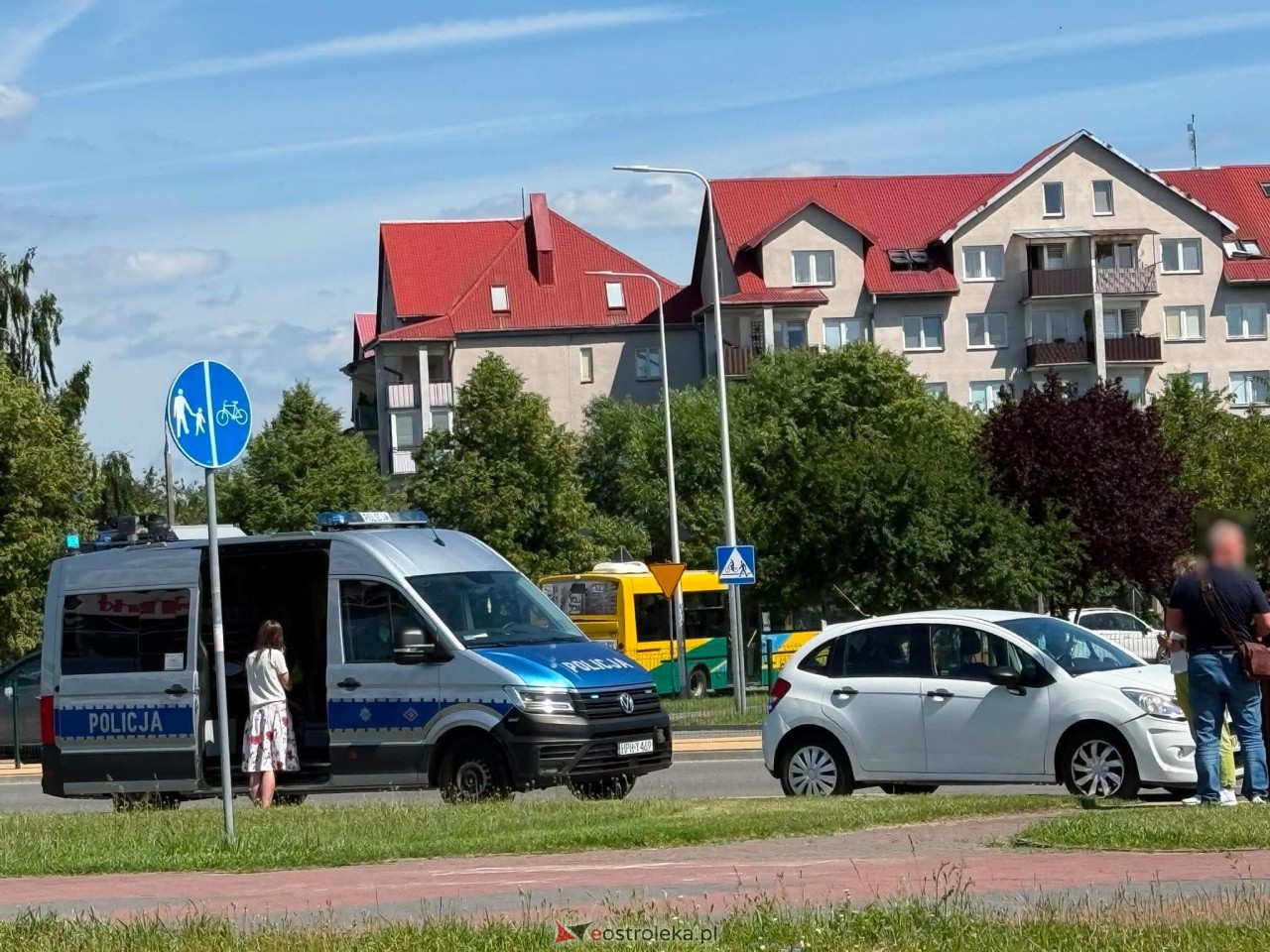 Kolizja na rondzie Zbawiciela Świata w Ostrołęce [24.06.2026] - zdjęcie #1 - eOstroleka.pl