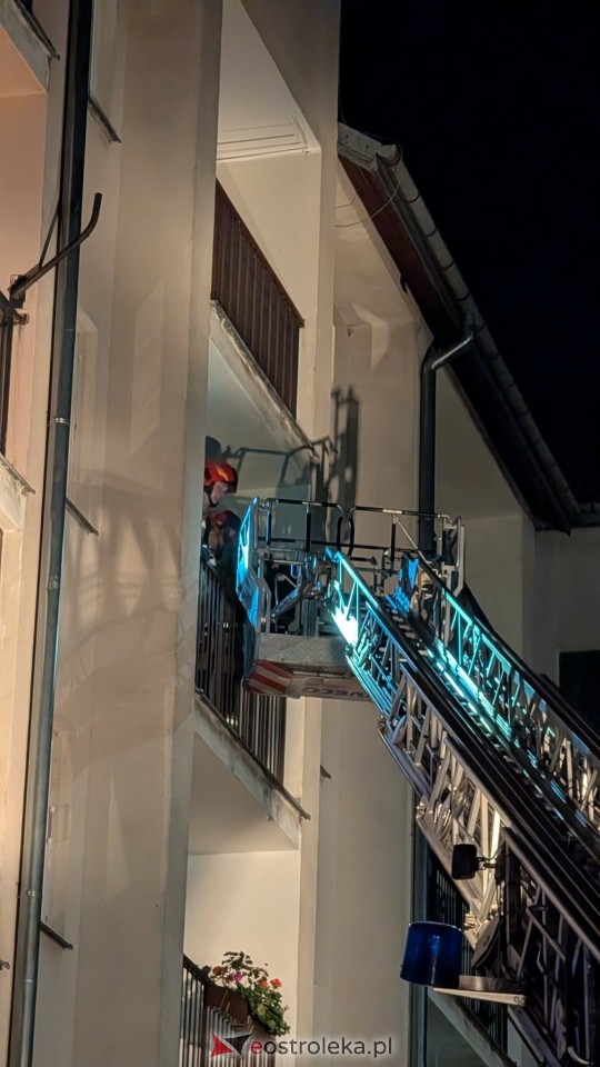 Akcja ratunkowa na osiedlu Centrum w Ostrołęce [24.06.2026] - zdjęcie #6 - eOstroleka.pl