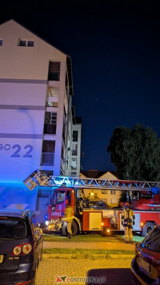Akcja ratunkowa na osiedlu Centrum w Ostrołęce [24.06.2026] - zdjęcie #4 - eOstroleka.pl