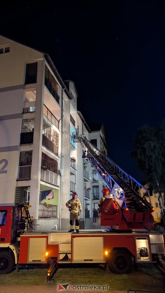 Akcja ratunkowa na osiedlu Centrum w Ostrołęce [24.06.2026] - zdjęcie #3 - eOstroleka.pl
