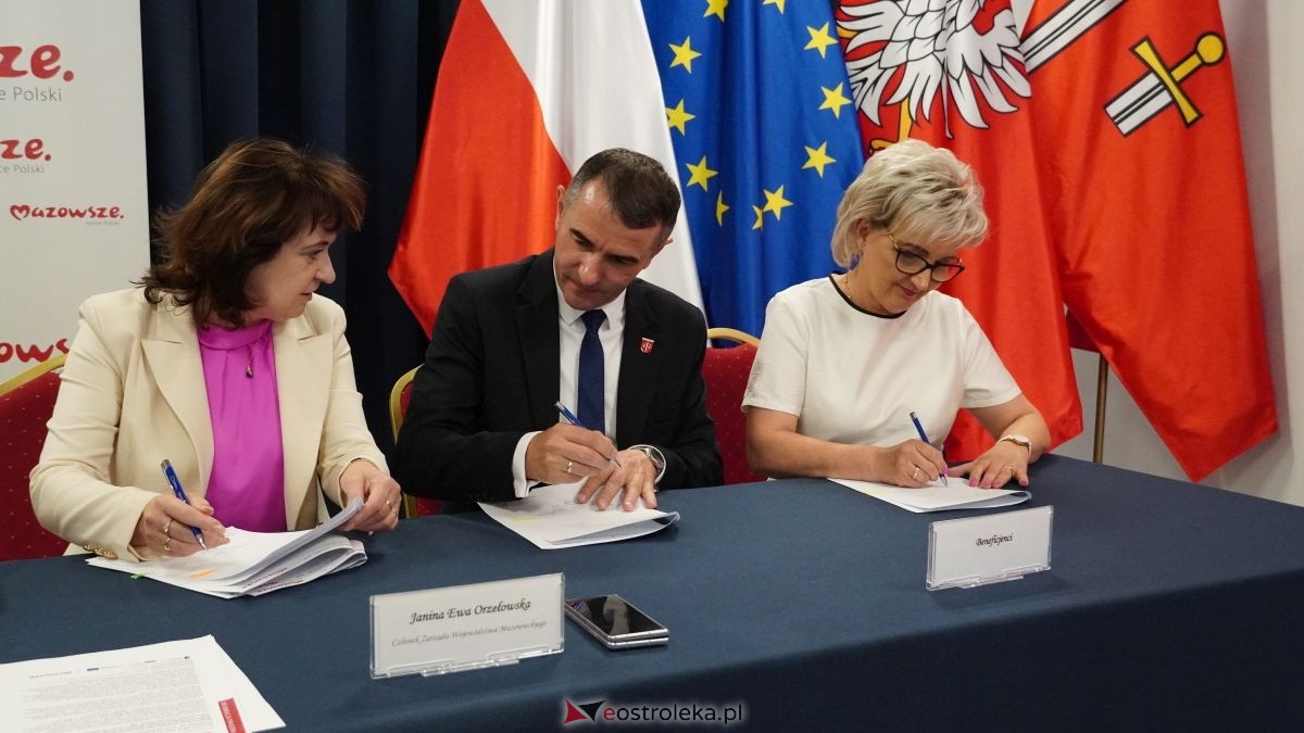 Podpisanie umów na inwestycje w powiatach ostrołęckim i makowskim [25.06.2026] - zdjęcie #10 - eOstroleka.pl