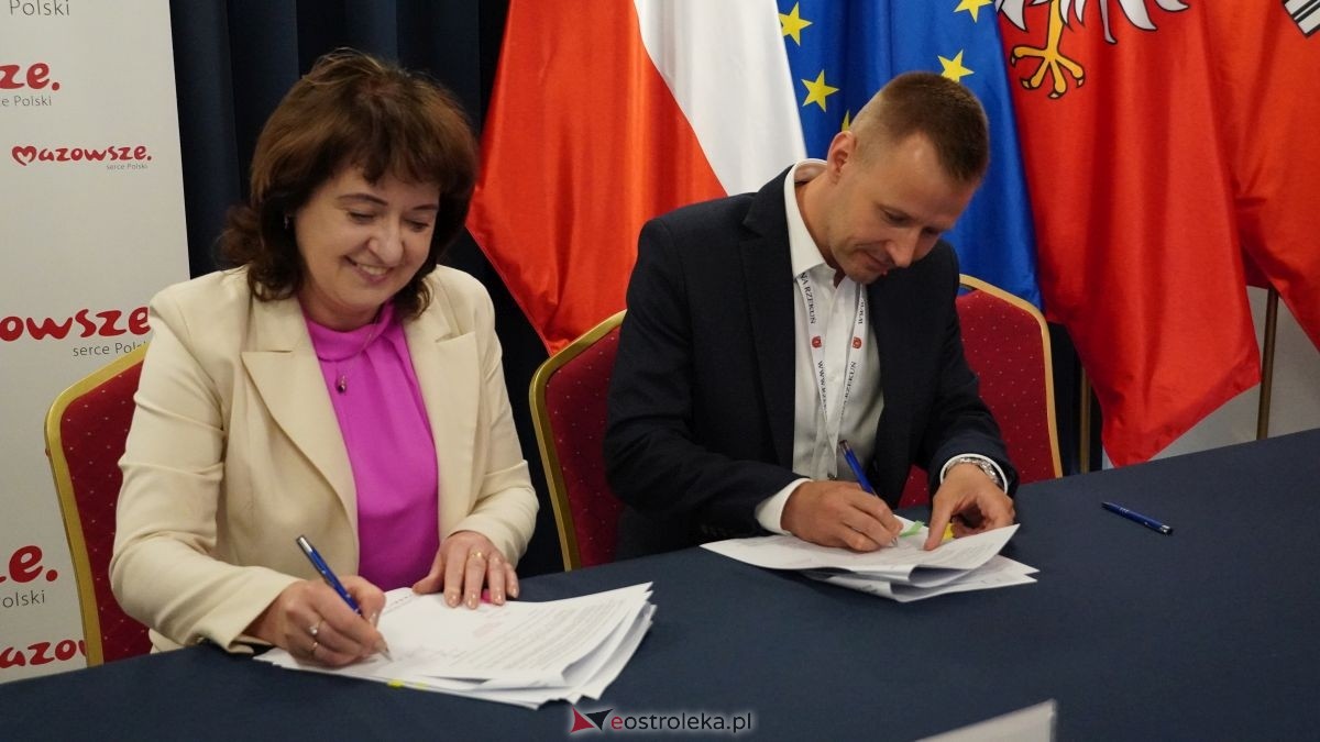 Podpisanie umów na inwestycje w powiatach ostrołęckim i makowskim [25.06.2026] - zdjęcie #4 - eOstroleka.pl