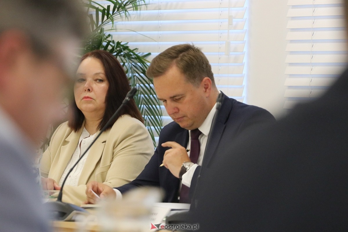 Sesja rady miasta Ostrołęki [25.06.2026] - zdjęcie #29 - eOstroleka.pl