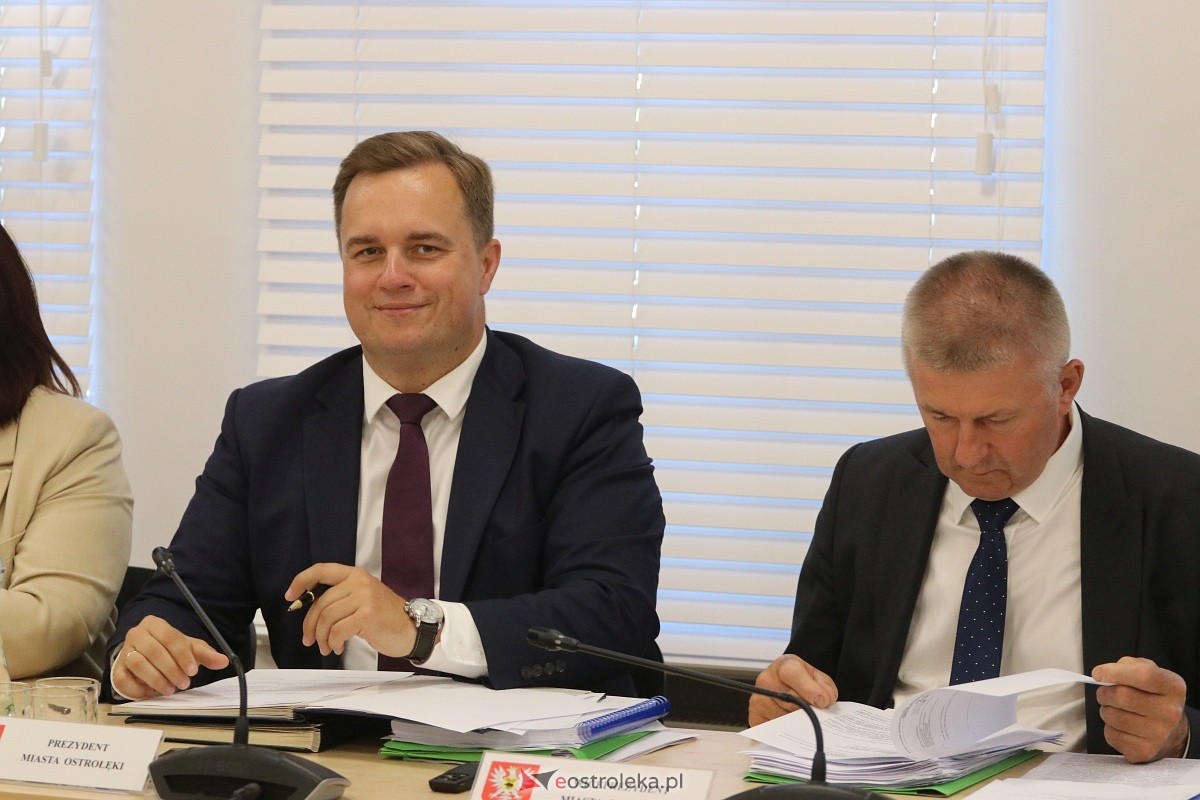 Sesja rady miasta Ostrołęki [25.06.2026] - zdjęcie #18 - eOstroleka.pl