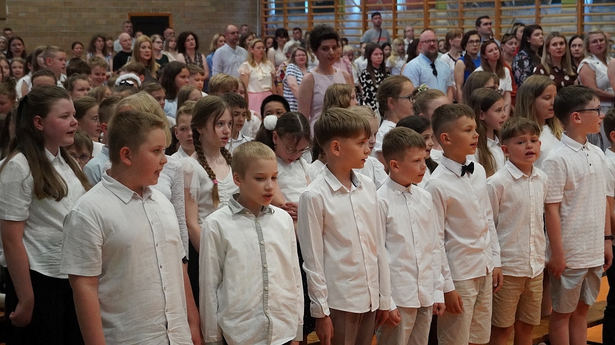 Zakończenie roku szkolnego w Szkole Podstawowej nr 5 [26.06.2026] - zdjęcie #254 - eOstroleka.pl