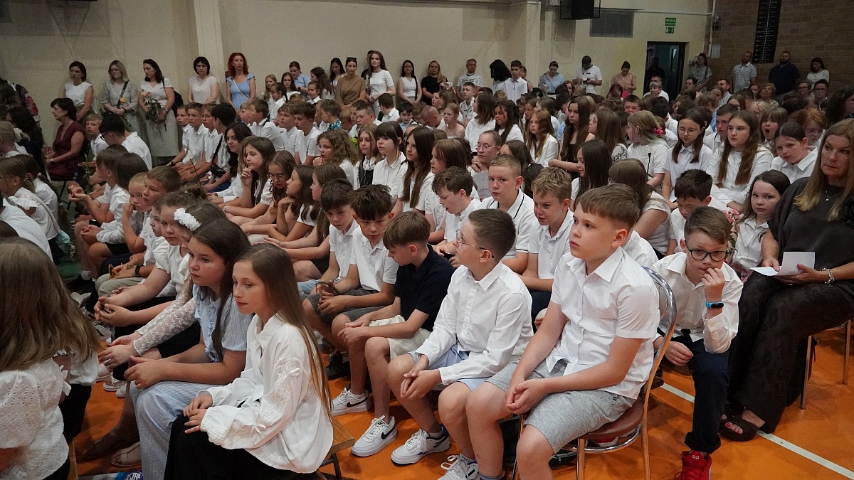 Zakończenie roku szkolnego w Szkole Podstawowej nr 5 [26.06.2026] - zdjęcie #246 - eOstroleka.pl