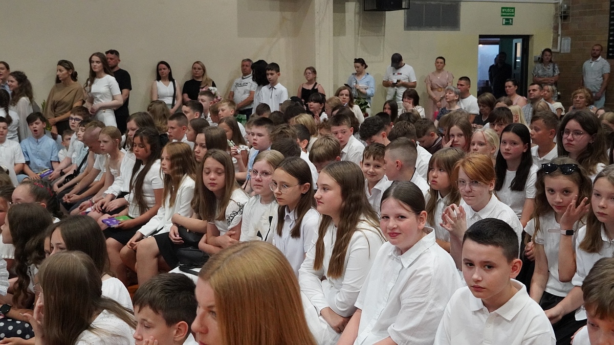 Zakończenie roku szkolnego w Szkole Podstawowej nr 5 [26.06.2026] - zdjęcie #241 - eOstroleka.pl
