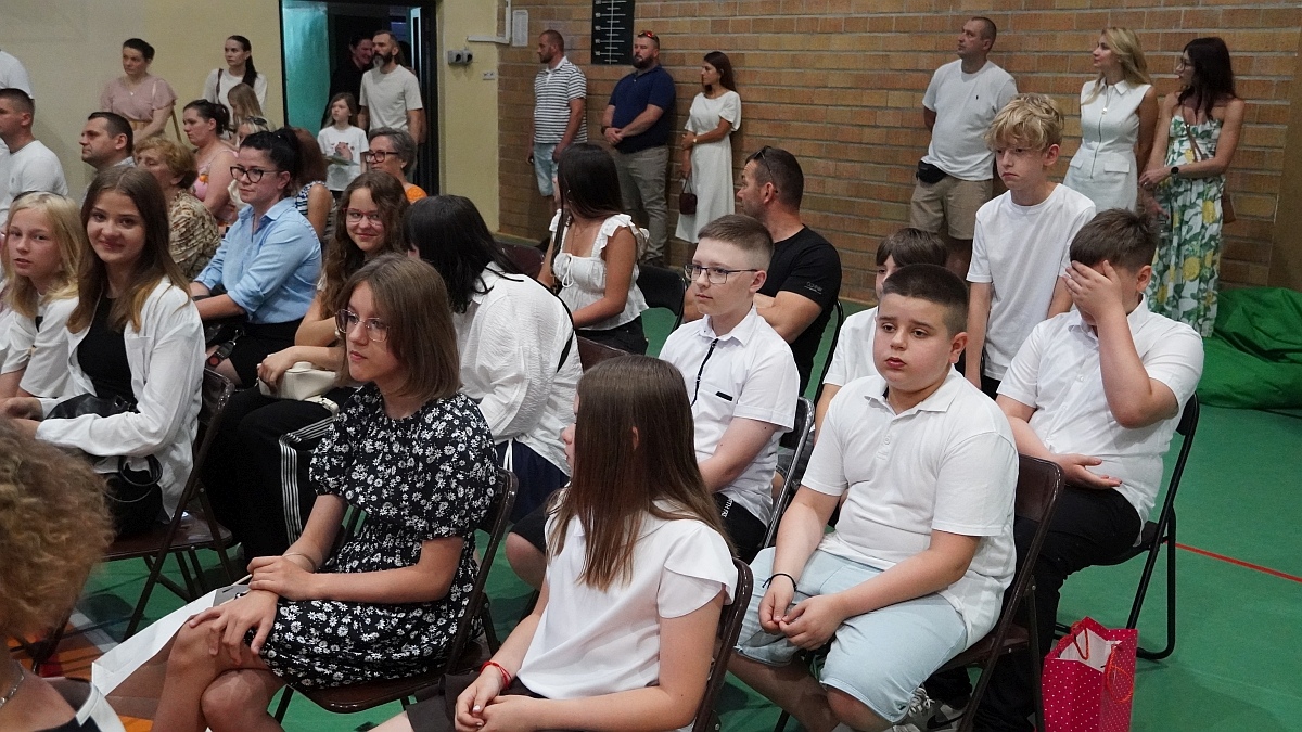 Zakończenie roku szkolnego w Szkole Podstawowej nr 5 [26.06.2026] - zdjęcie #237 - eOstroleka.pl
