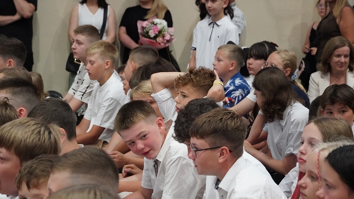 Zakończenie roku szkolnego w Szkole Podstawowej nr 5 [26.06.2026] - zdjęcie #235 - eOstroleka.pl