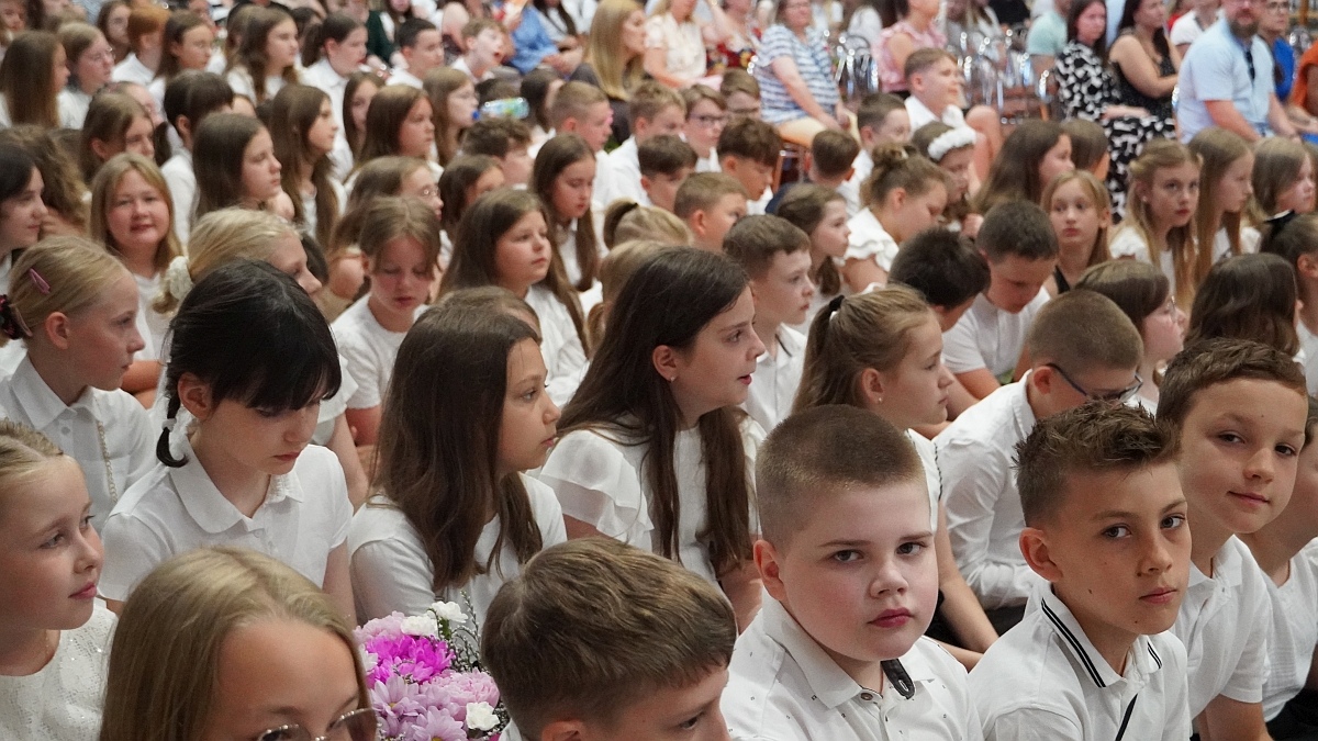 Zakończenie roku szkolnego w Szkole Podstawowej nr 5 [26.06.2026] - zdjęcie #228 - eOstroleka.pl