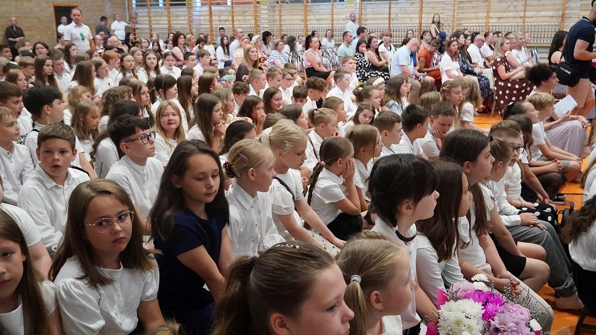 Zakończenie roku szkolnego w Szkole Podstawowej nr 5 [26.06.2026] - zdjęcie #226 - eOstroleka.pl