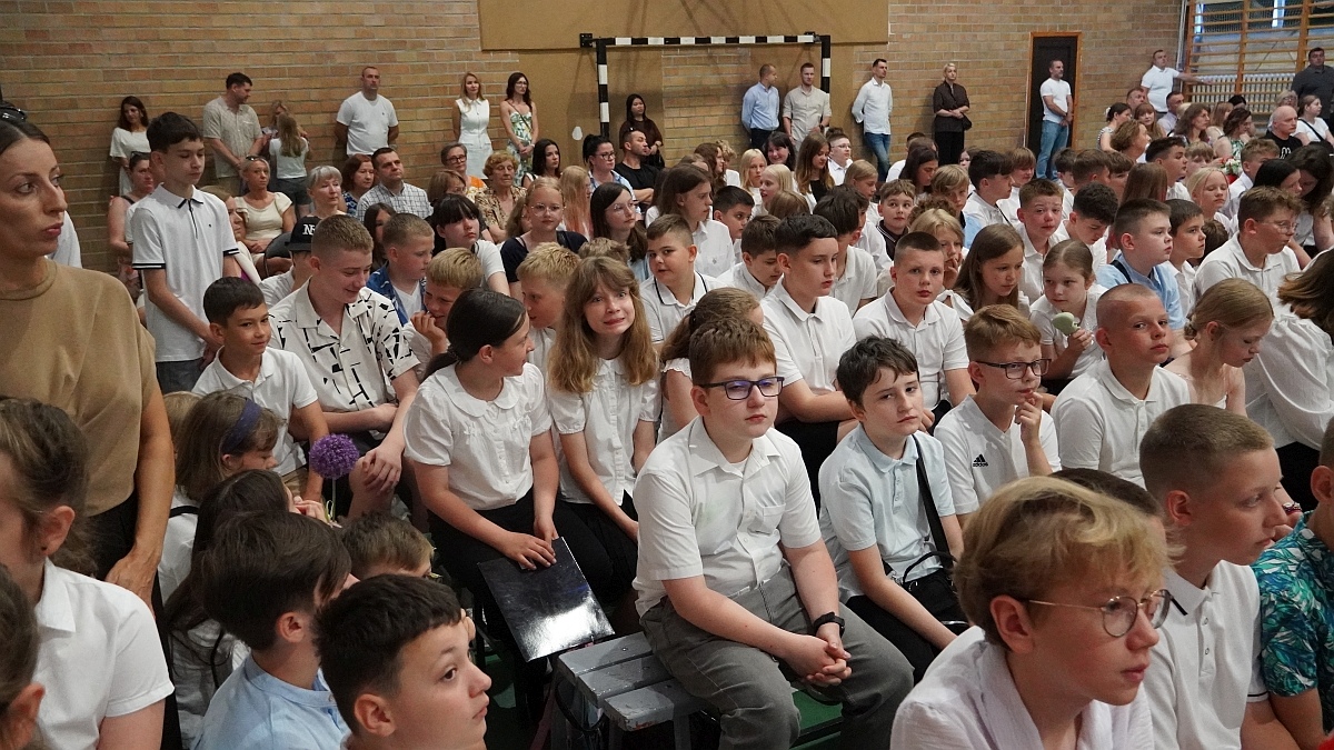 Zakończenie roku szkolnego w Szkole Podstawowej nr 5 [26.06.2026] - zdjęcie #221 - eOstroleka.pl