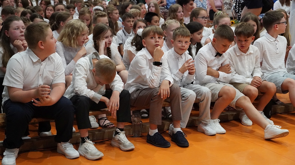 Zakończenie roku szkolnego w Szkole Podstawowej nr 5 [26.06.2026] - zdjęcie #216 - eOstroleka.pl