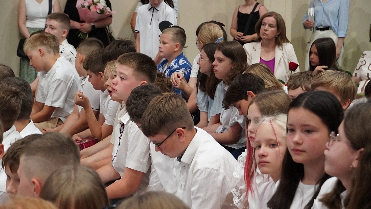 Zakończenie roku szkolnego w Szkole Podstawowej nr 5 [26.06.2026] - zdjęcie #210 - eOstroleka.pl