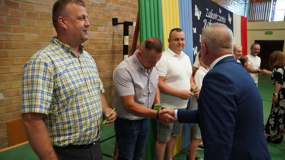 Zakończenie roku szkolnego w Szkole Podstawowej nr 5 [26.06.2026] - zdjęcie #205 - eOstroleka.pl