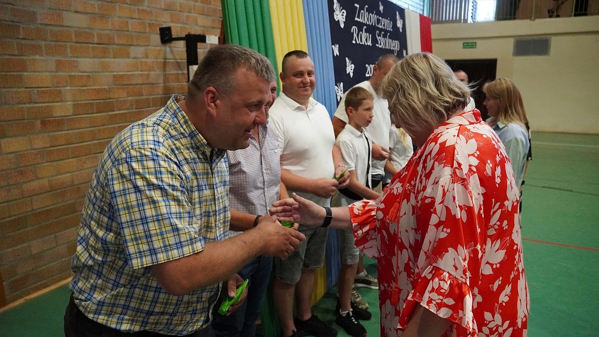 Zakończenie roku szkolnego w Szkole Podstawowej nr 5 [26.06.2026] - zdjęcie #203 - eOstroleka.pl