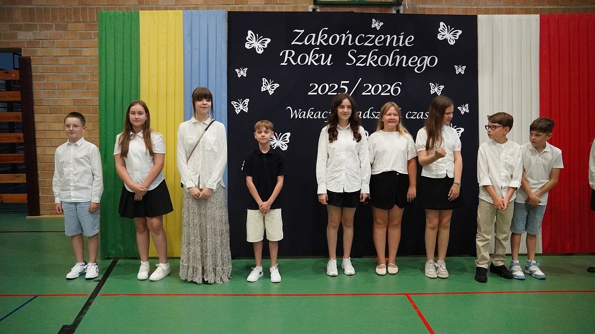 Zakończenie roku szkolnego w Szkole Podstawowej nr 5 [26.06.2026] - zdjęcie #196 - eOstroleka.pl