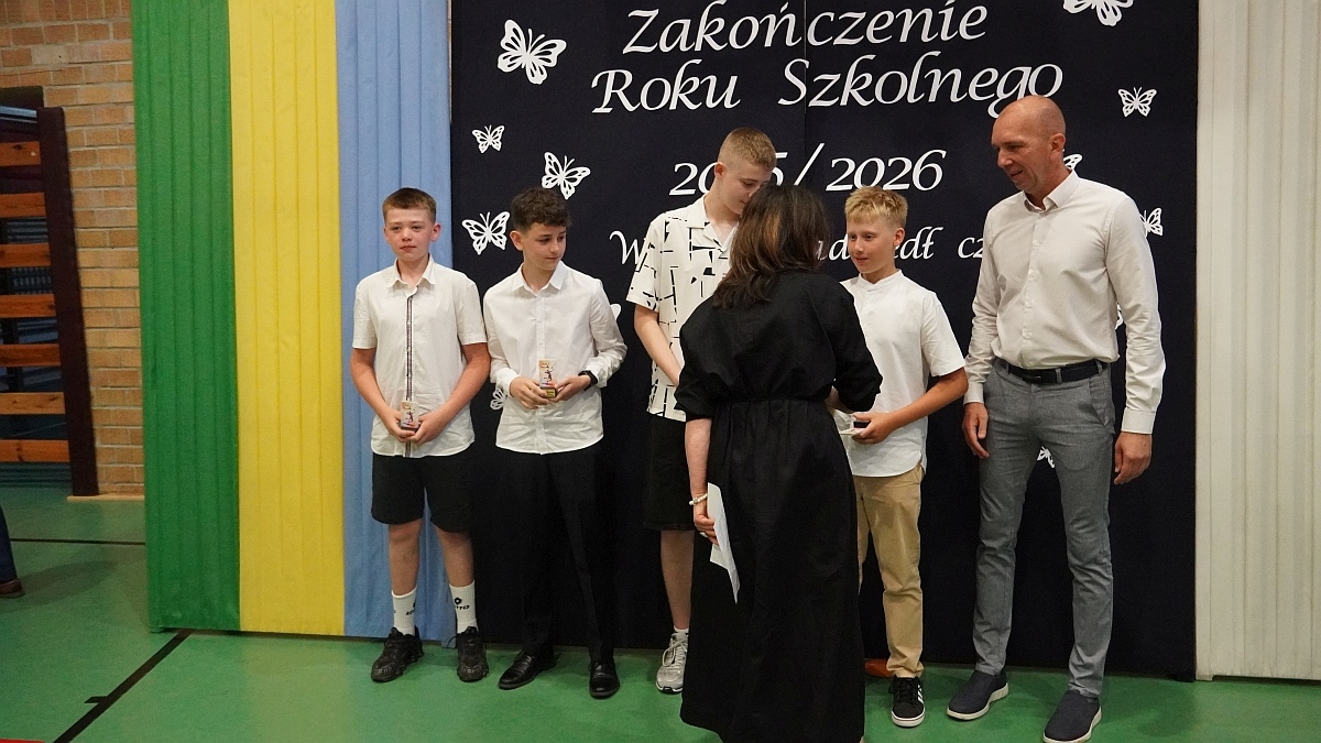 Zakończenie roku szkolnego w Szkole Podstawowej nr 5 [26.06.2026] - zdjęcie #173 - eOstroleka.pl