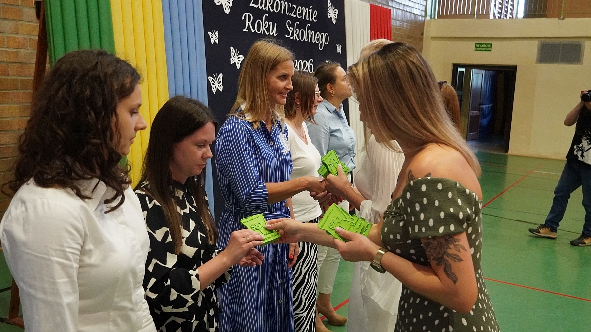 Zakończenie roku szkolnego w Szkole Podstawowej nr 5 [26.06.2026] - zdjęcie #141 - eOstroleka.pl