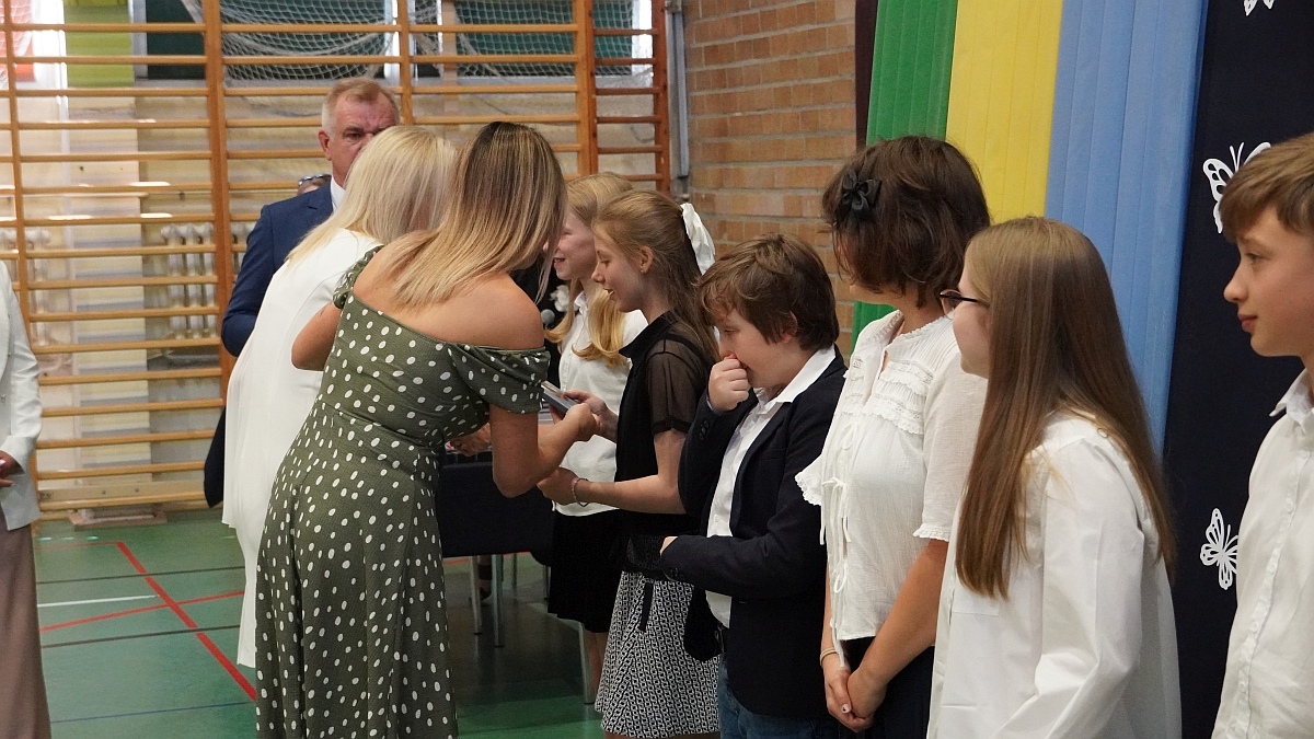 Zakończenie roku szkolnego w Szkole Podstawowej nr 5 [26.06.2026] - zdjęcie #124 - eOstroleka.pl
