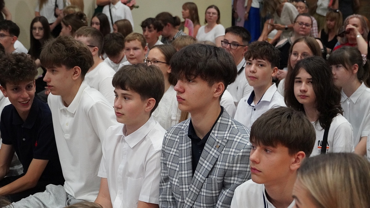 Zakończenie roku szkolnego w Szkole Podstawowej nr 5 [26.06.2026] - zdjęcie #111 - eOstroleka.pl