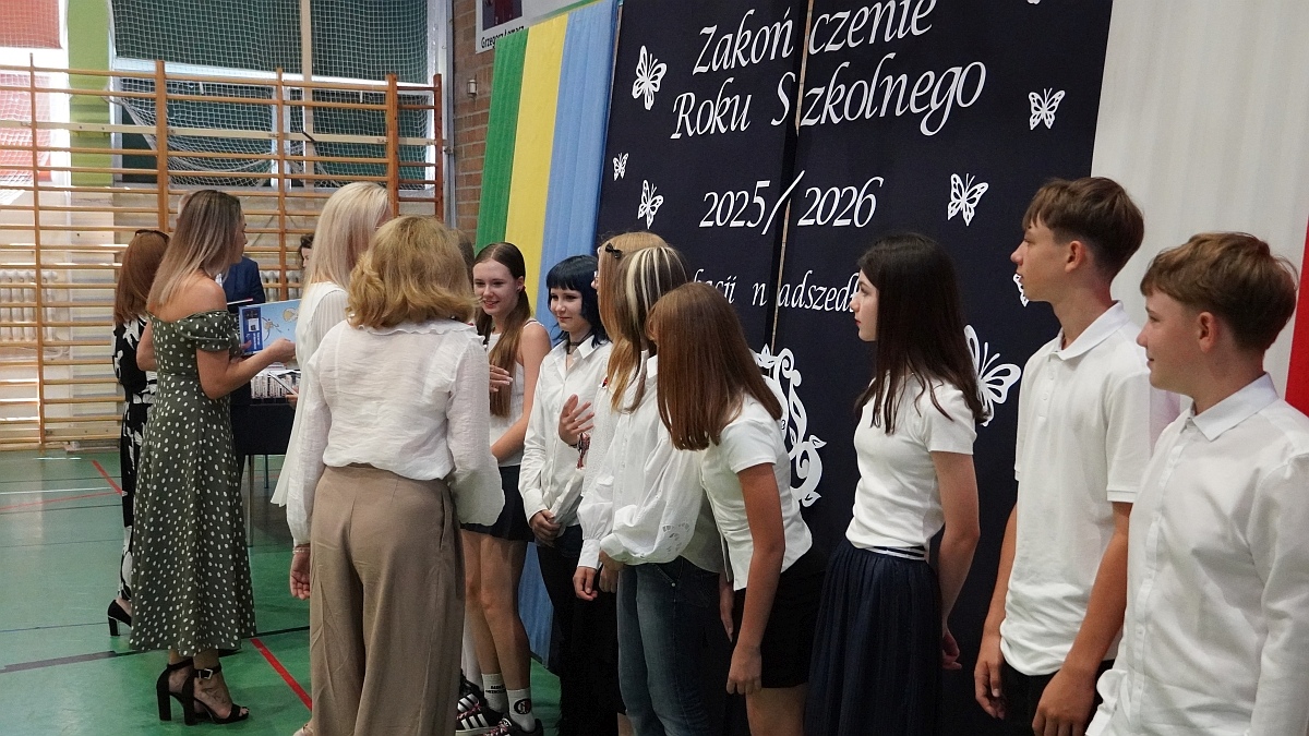 Zakończenie roku szkolnego w Szkole Podstawowej nr 5 [26.06.2026] - zdjęcie #105 - eOstroleka.pl