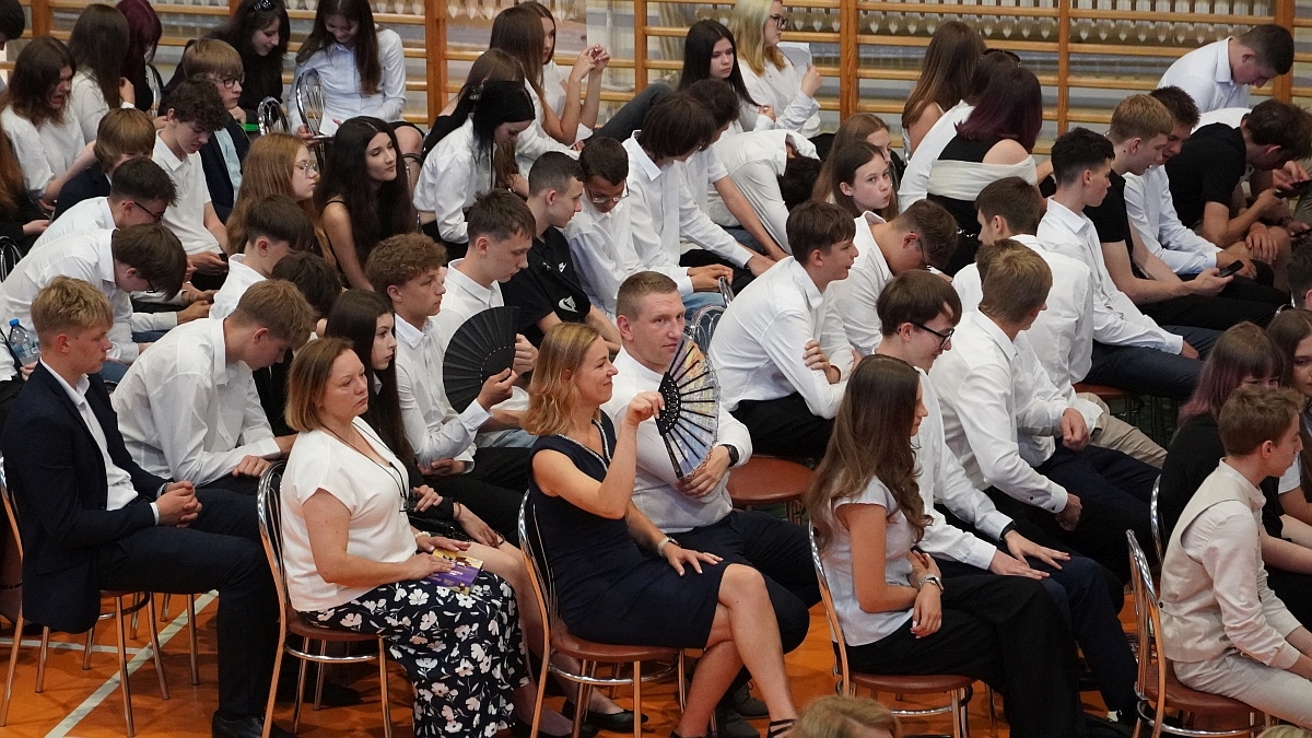 Zakończenie roku szkolnego w Szkole Podstawowej nr 5 [26.06.2026] - zdjęcie #77 - eOstroleka.pl