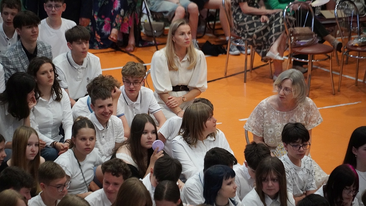 Zakończenie roku szkolnego w Szkole Podstawowej nr 5 [26.06.2026] - zdjęcie #75 - eOstroleka.pl