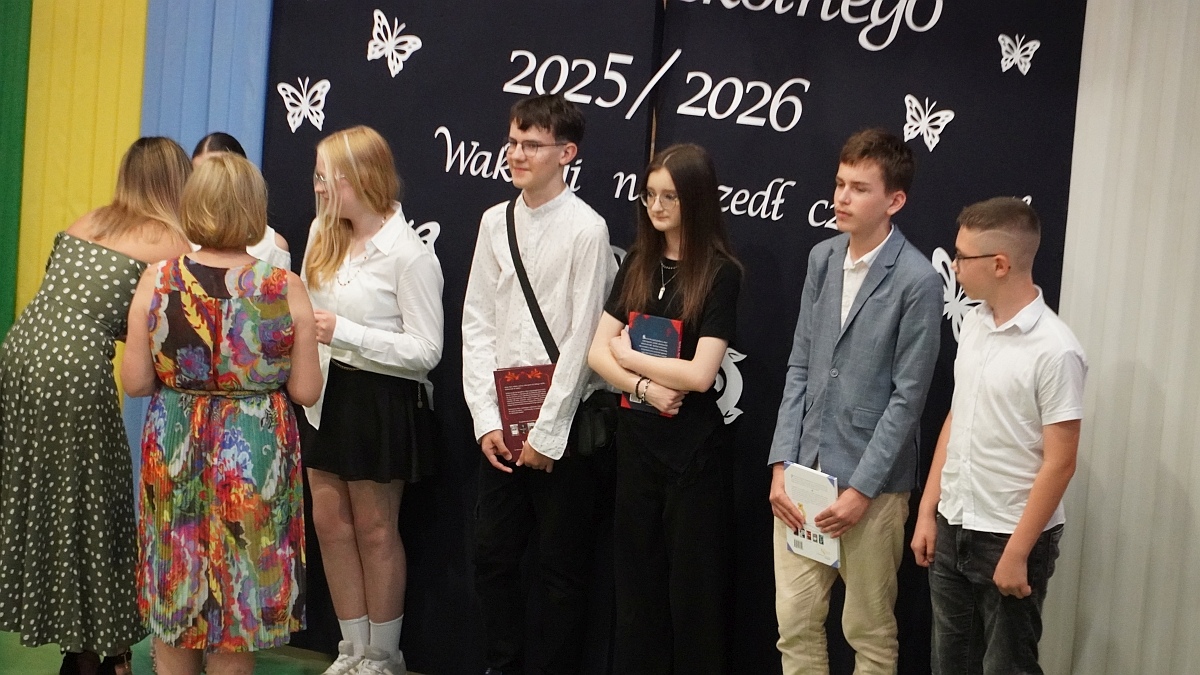 Zakończenie roku szkolnego w Szkole Podstawowej nr 5 [26.06.2026] - zdjęcie #68 - eOstroleka.pl