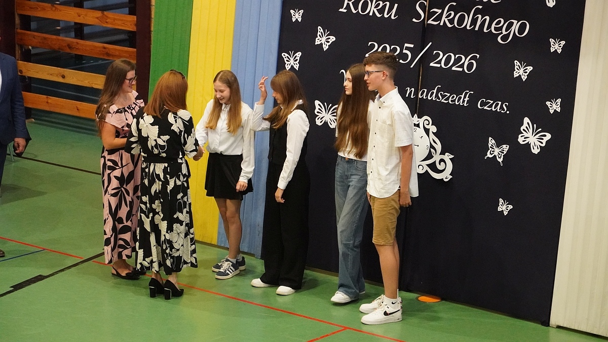Zakończenie roku szkolnego w Szkole Podstawowej nr 5 [26.06.2026] - zdjęcie #67 - eOstroleka.pl