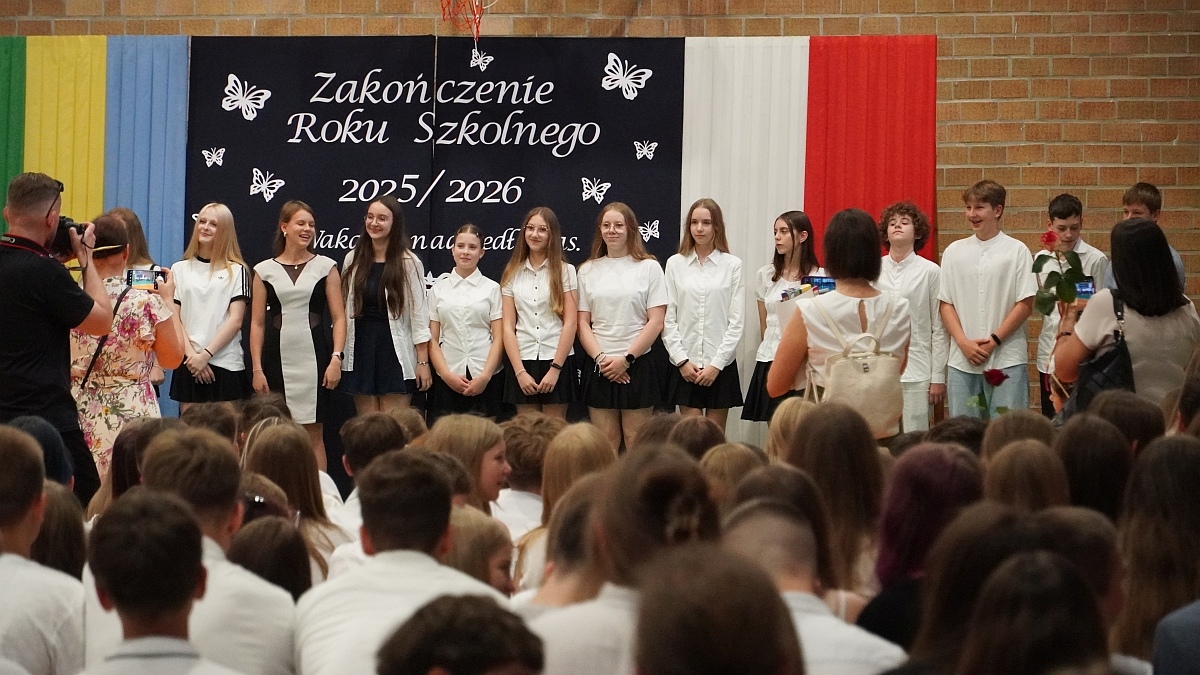 Zakończenie roku szkolnego w Szkole Podstawowej nr 5 [26.06.2026] - zdjęcie #55 - eOstroleka.pl