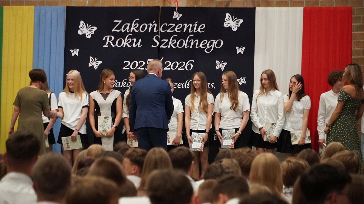 Zakończenie roku szkolnego w Szkole Podstawowej nr 5 [26.06.2026] - zdjęcie #54 - eOstroleka.pl