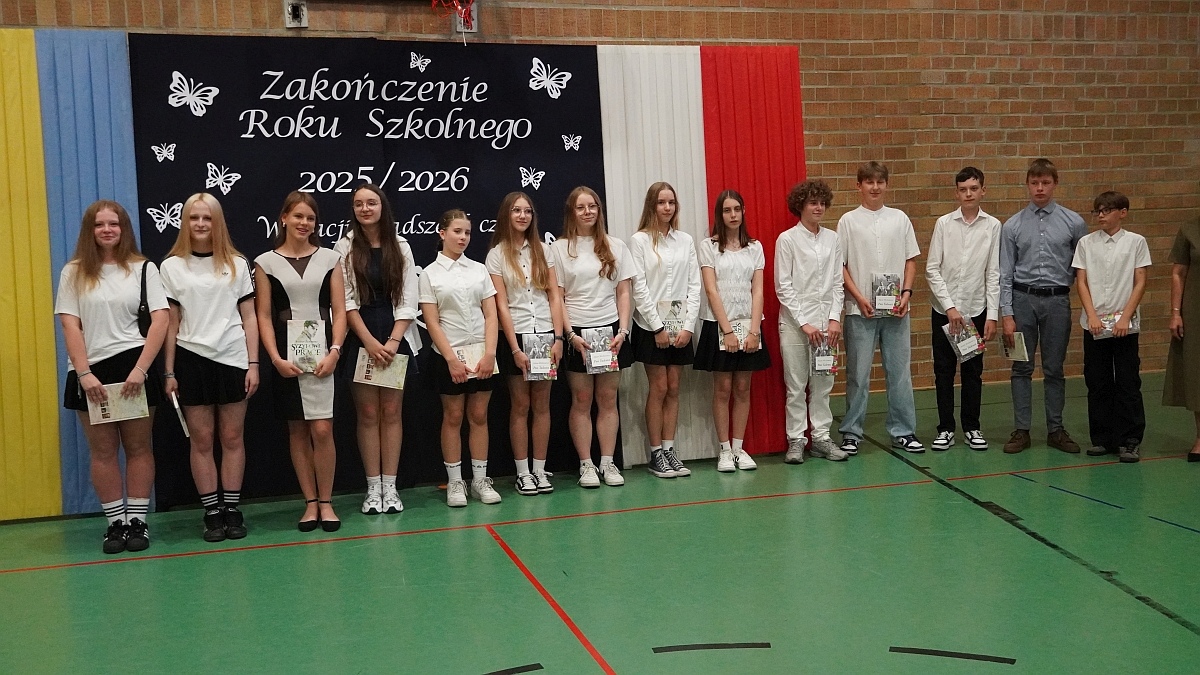 Zakończenie roku szkolnego w Szkole Podstawowej nr 5 [26.06.2026] - zdjęcie #52 - eOstroleka.pl