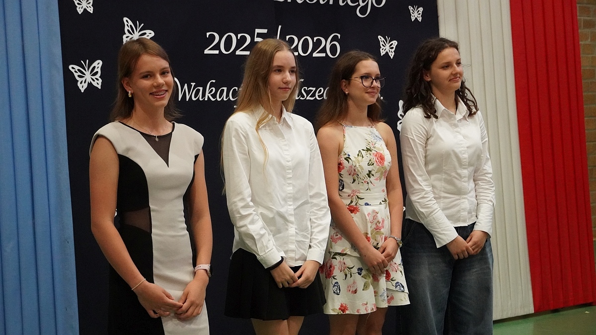 Zakończenie roku szkolnego w Szkole Podstawowej nr 5 [26.06.2026] - zdjęcie #49 - eOstroleka.pl