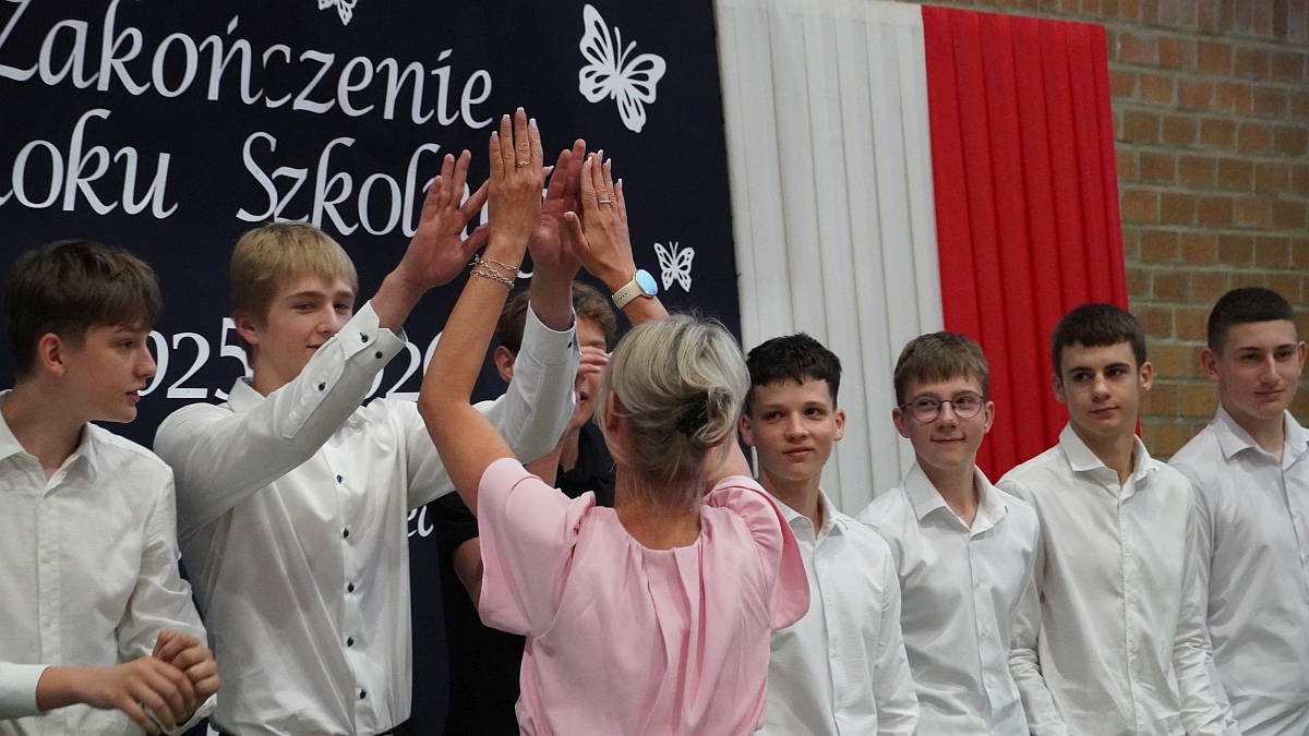 Zakończenie roku szkolnego w Szkole Podstawowej nr 5 [26.06.2026] - zdjęcie #44 - eOstroleka.pl
