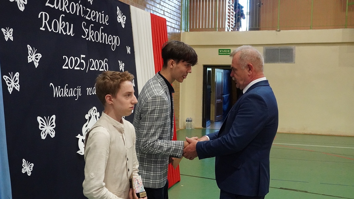 Zakończenie roku szkolnego w Szkole Podstawowej nr 5 [26.06.2026] - zdjęcie #36 - eOstroleka.pl