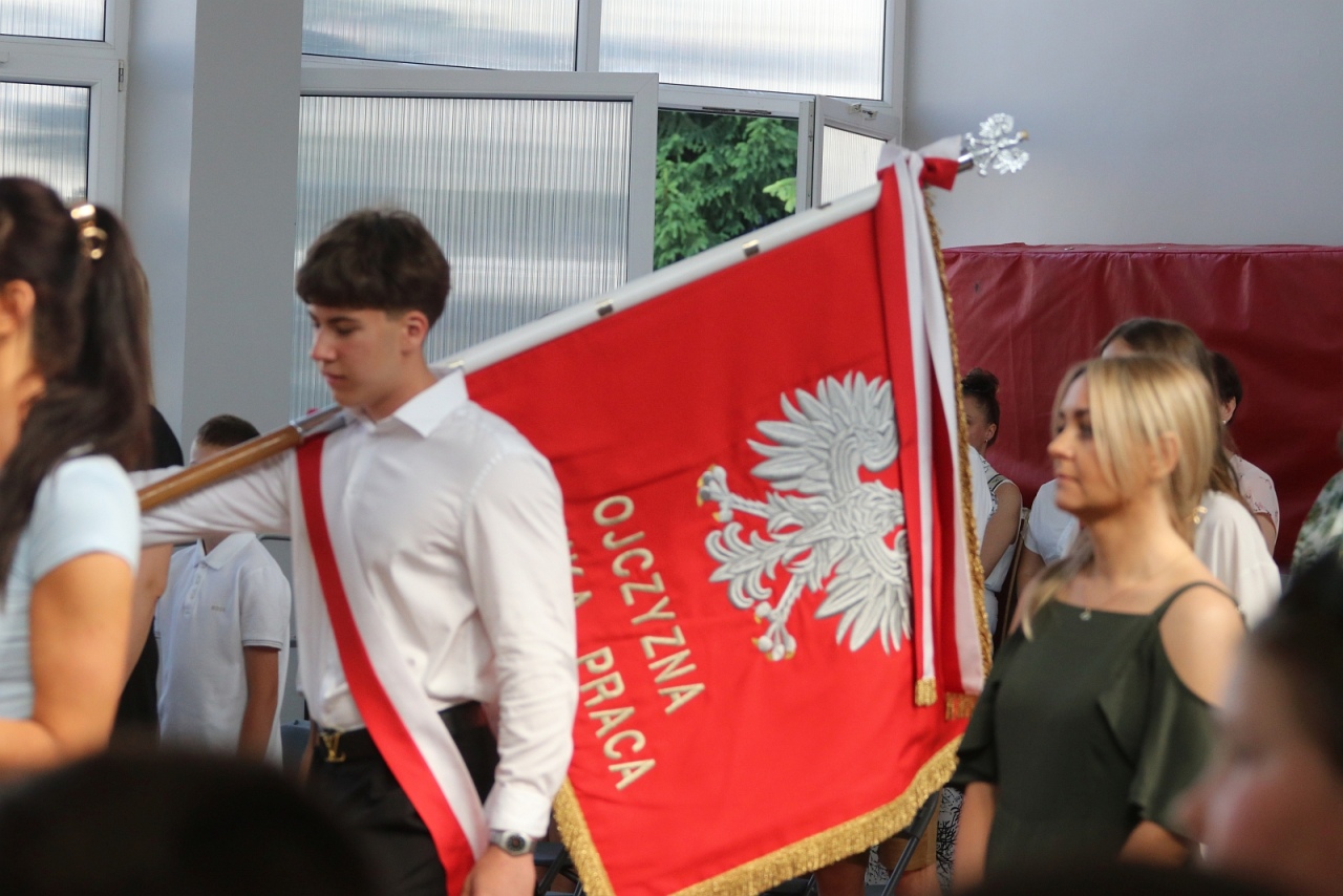 Zakończenie roku szkolnego w Szkole Podstawowej nr 1 w Ostrołęce [26.06.2026] - zdjęcie #41 - eOstroleka.pl