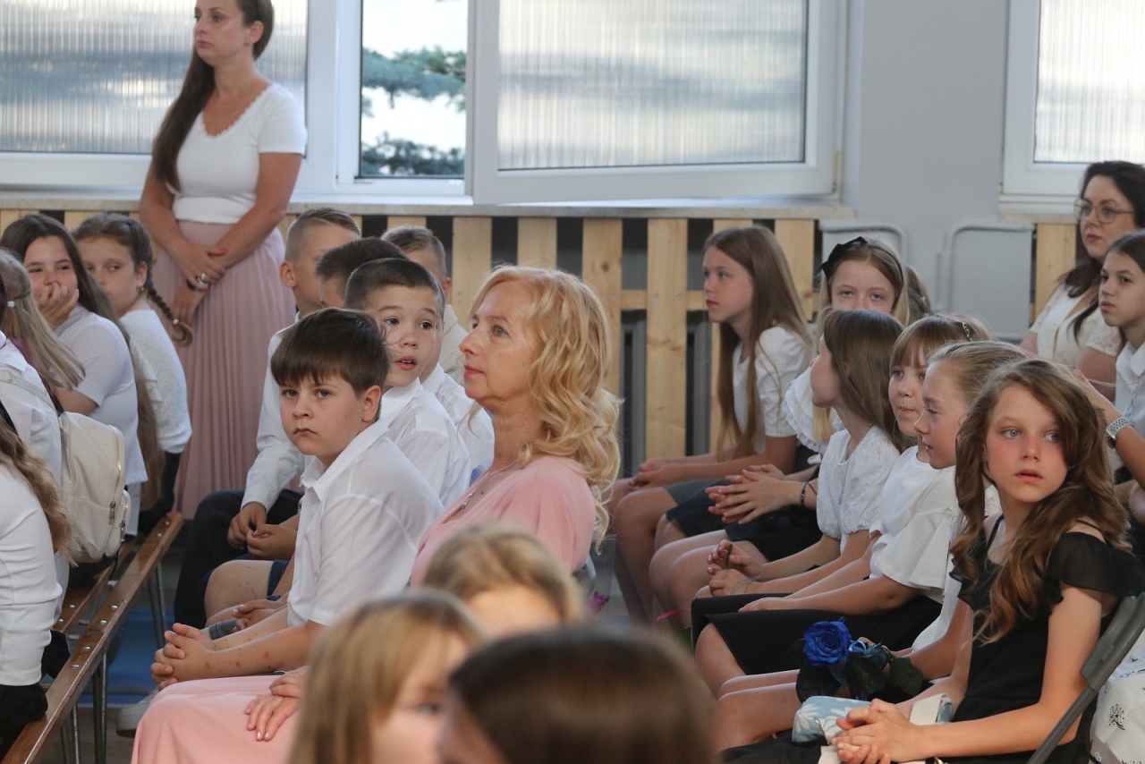 Zakończenie roku szkolnego w Szkole Podstawowej nr 1 w Ostrołęce [26.06.2026] - zdjęcie #36 - eOstroleka.pl