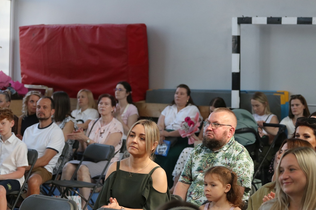 Zakończenie roku szkolnego w Szkole Podstawowej nr 1 w Ostrołęce [26.06.2026] - zdjęcie #32 - eOstroleka.pl