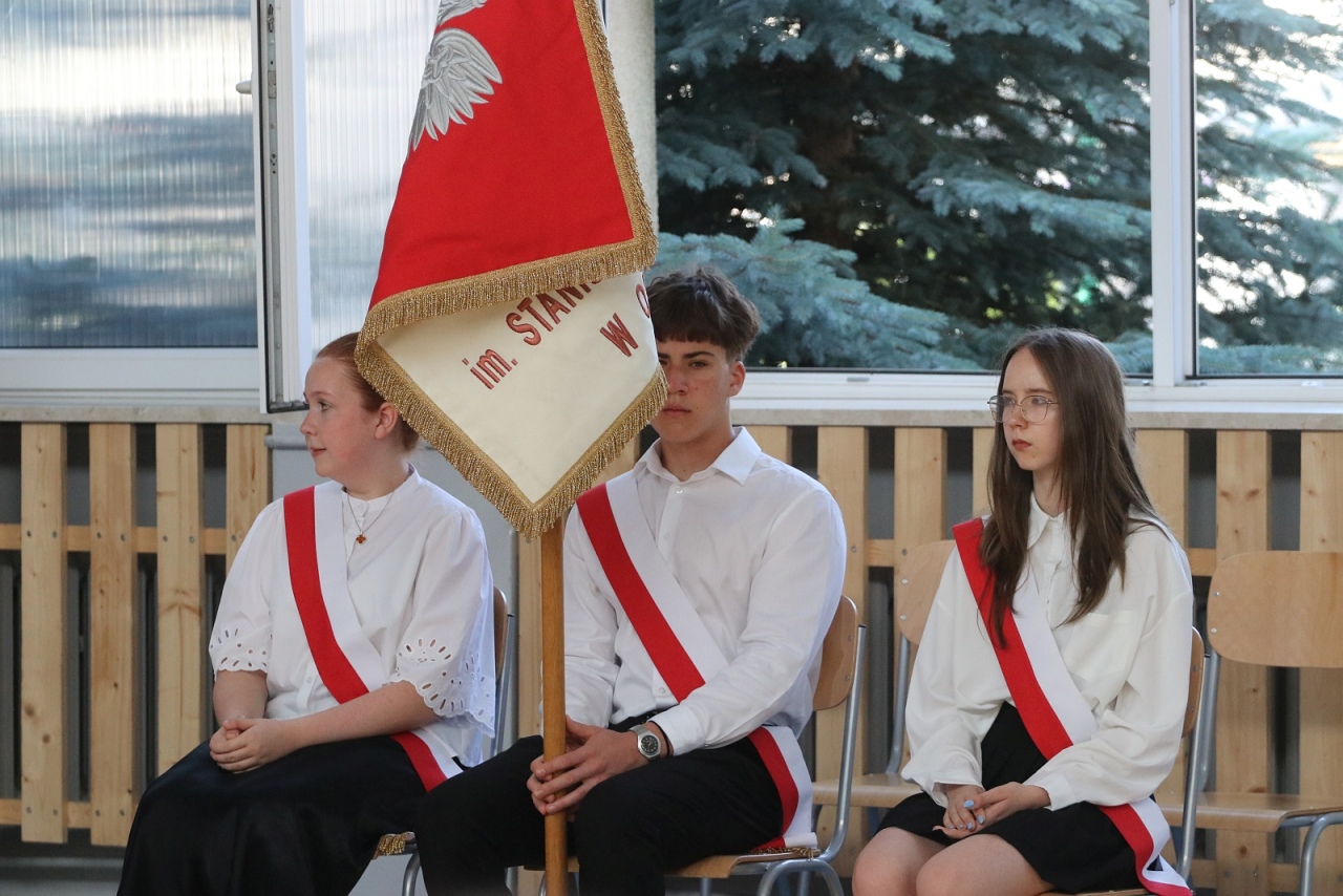 Zakończenie roku szkolnego w Szkole Podstawowej nr 1 w Ostrołęce [26.06.2026] - zdjęcie #29 - eOstroleka.pl