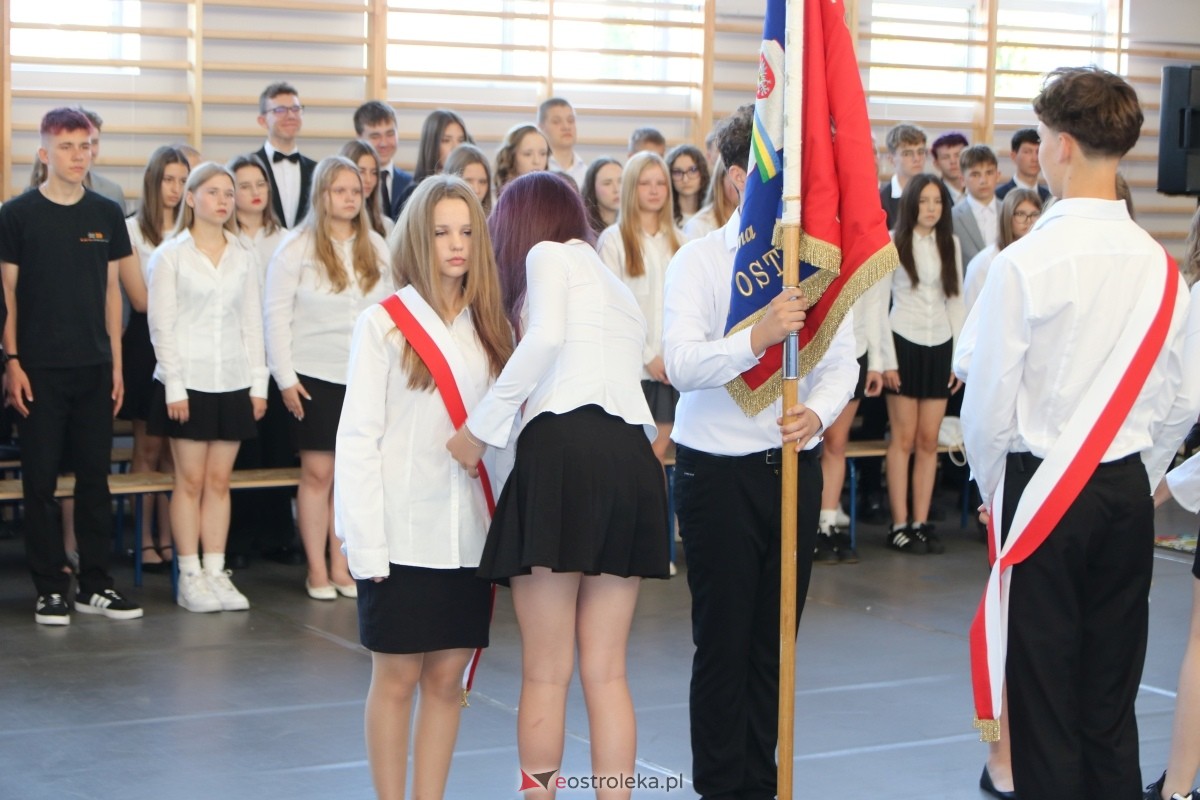 Zakończenie roku szkolnego w Szkole Podstawowej nr 3 w Ostrołęce [26.06.2026] - zdjęcie #26 - eOstroleka.pl