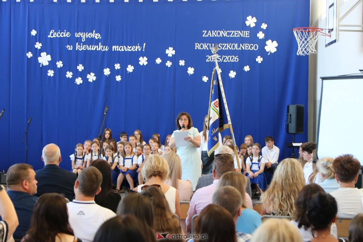 Zakończenie roku szkolnego w Szkole Podstawowej nr 3 w Ostrołęce [26.06.2026] - zdjęcie #4 - eOstroleka.pl