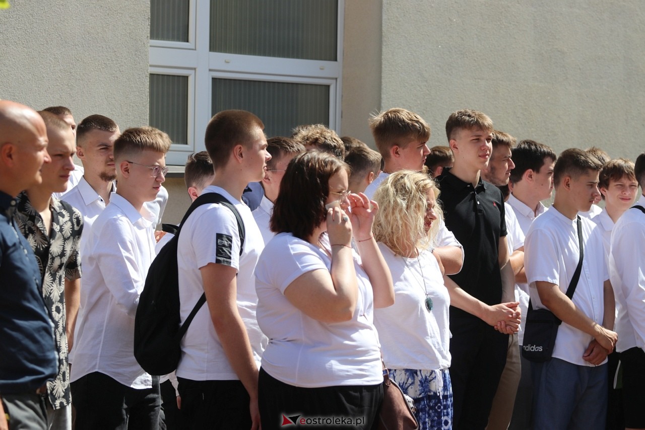 Zakończenie roku szkolnego w ZSZ 1 w Ostrołęce [26.06.2026] - zdjęcie #113 - eOstroleka.pl