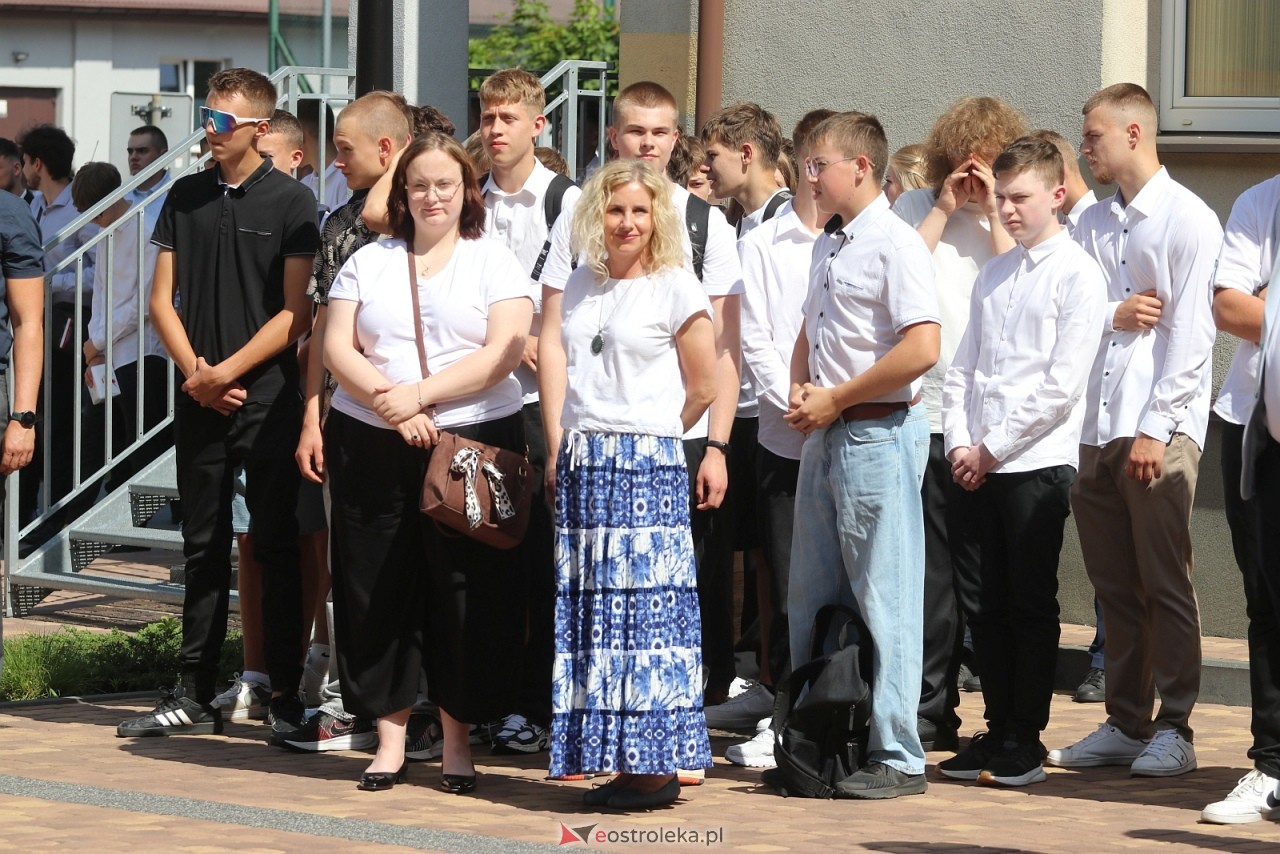 Zakończenie roku szkolnego w ZSZ 1 w Ostrołęce [26.06.2026] - zdjęcie #88 - eOstroleka.pl