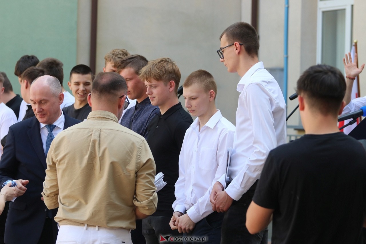 Zakończenie roku szkolnego w ZSZ 1 w Ostrołęce [26.06.2026] - zdjęcie #29 - eOstroleka.pl