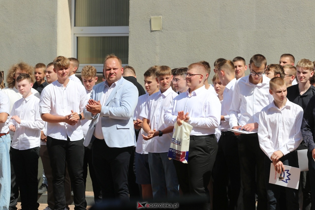 Zakończenie roku szkolnego w ZSZ 1 w Ostrołęce [26.06.2026] - zdjęcie #42 - eOstroleka.pl